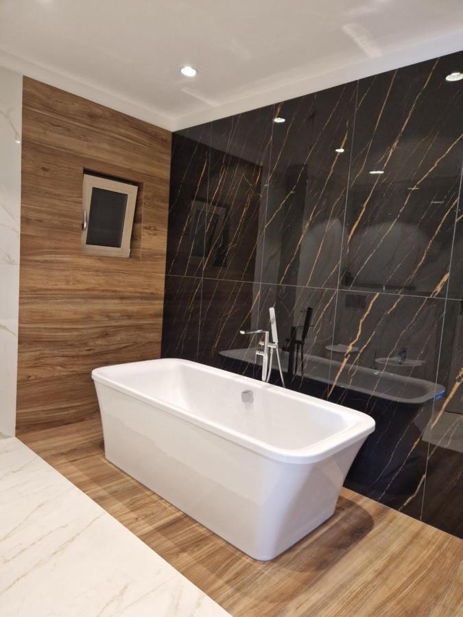 Atlantic Boutique Hotel Târgu-Mureş Eksteriør billede